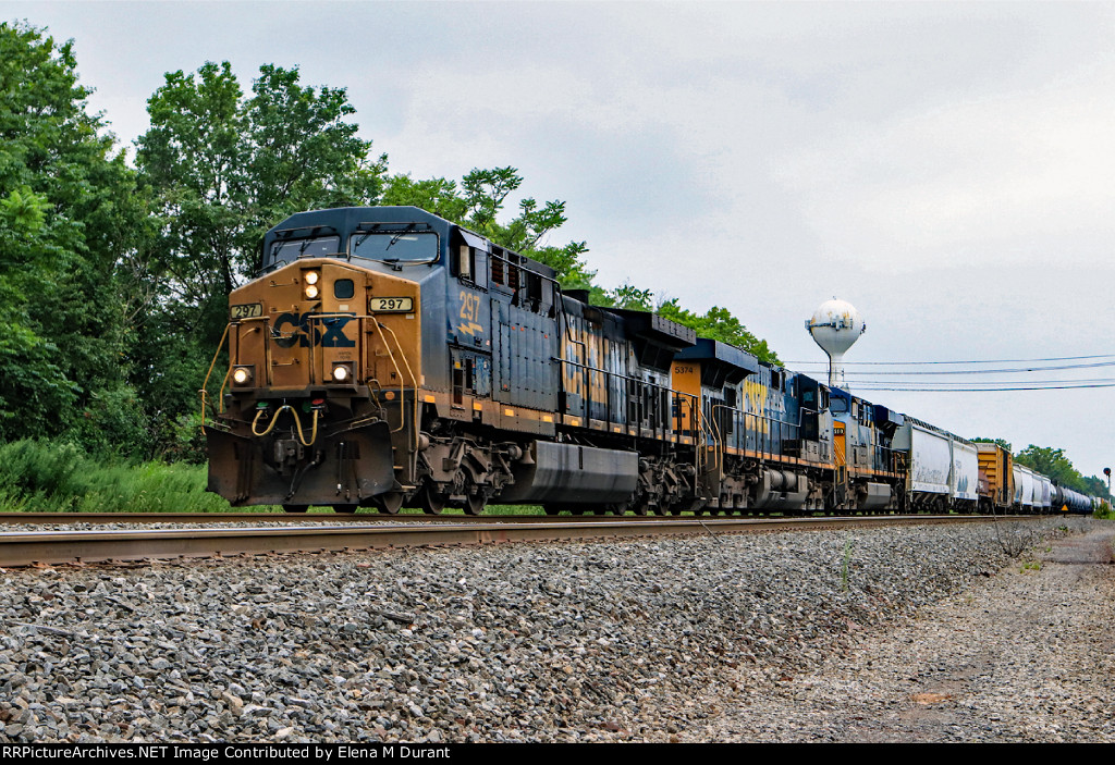 CSX 297 on M-300